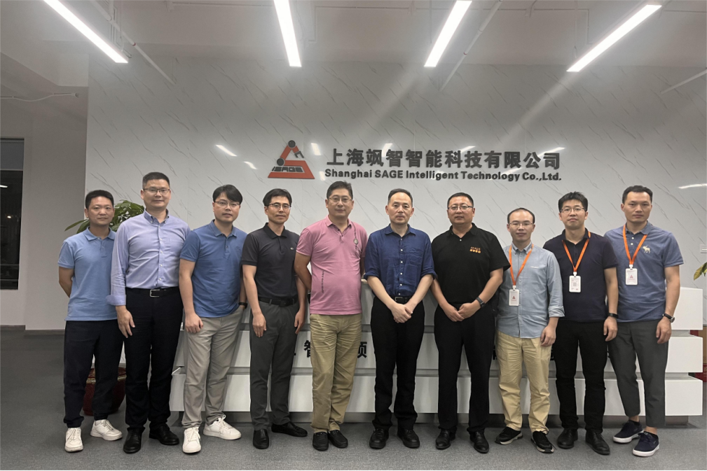 上海机器人产业技术研究院董事长郑军奇一行莅临利来国际AG参观指导(图1)